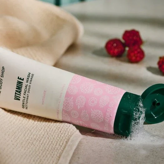 Vitamin E Gentle Facial Wash - Image 6